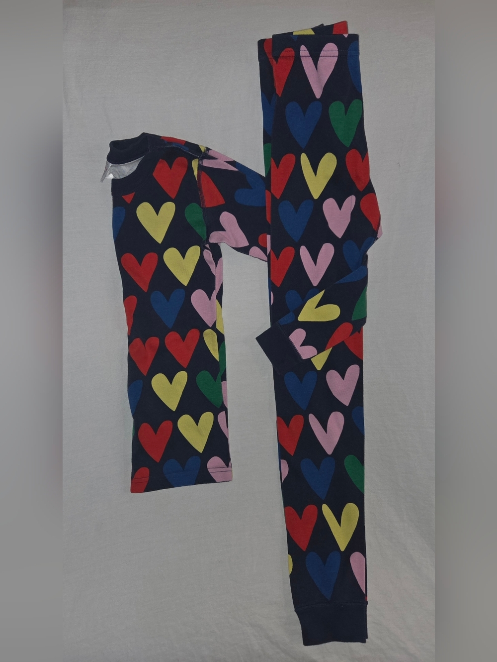 Hanna Andersson Navy Long Sleeve/ Pants Pajamas with Multicolor Hearts 140/10